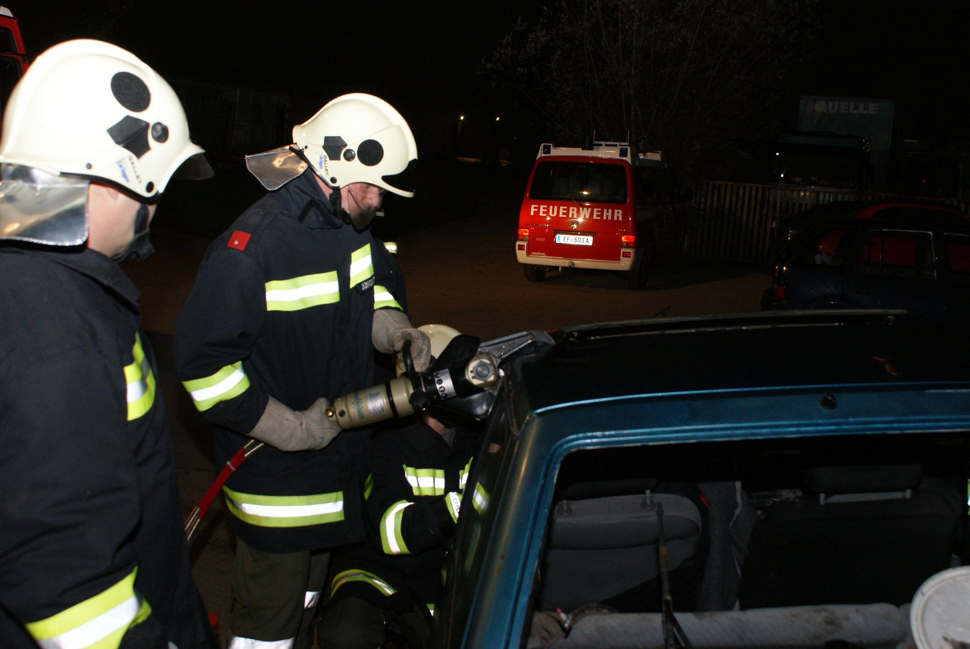 Schere im Einsatz.JPG